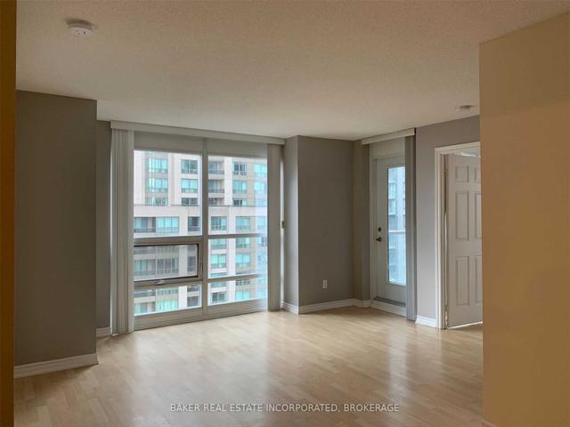 1912 - 761 Bay St, Condo with 2 bedrooms, 2 bathrooms and 1 parking in Toronto ON | Image 12