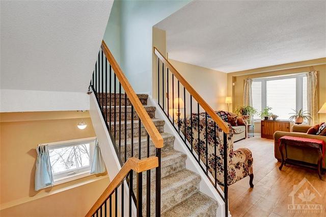 942 Alenmede Crescent, House detached with 3 bedrooms, 3 bathrooms and 6 parking in Ottawa ON | Image 20