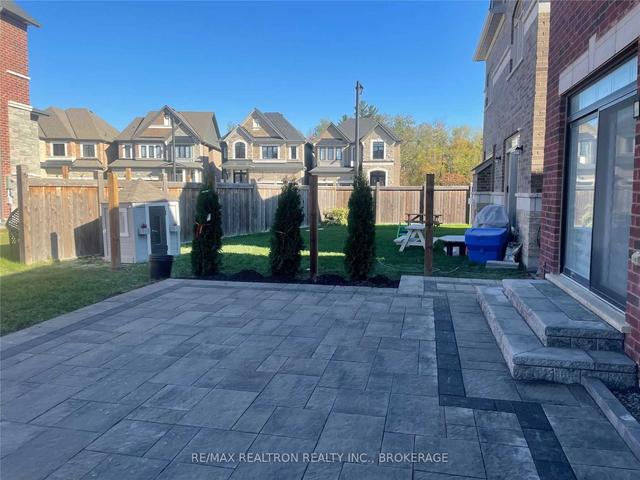 127 Rotondo Cres, House detached with 4 bedrooms, 3 bathrooms and 4 parking in Vaughan ON | Image 34