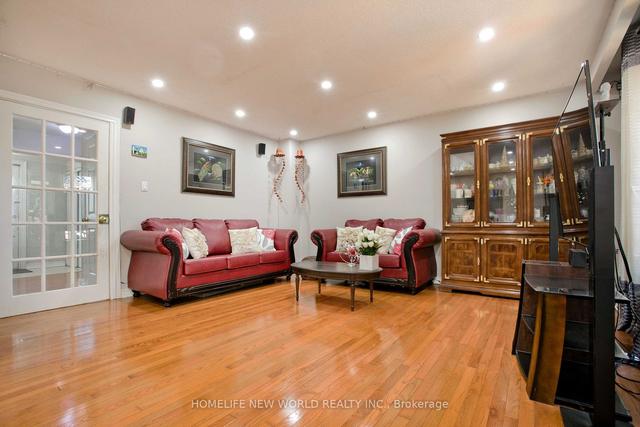 91 Tineta Cres, House semidetached with 4 bedrooms, 3 bathrooms and 4 parking in Toronto ON | Image 24