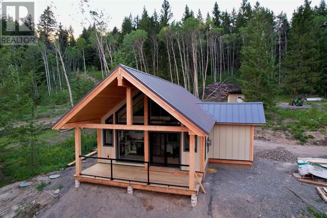 6656 North Shore Horse Lake Road, House detached with 2 bedrooms, 1 bathrooms and null parking in Cariboo L BC | Image 2