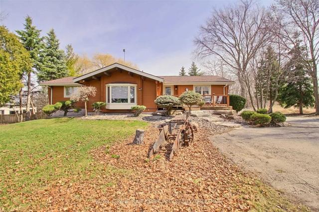 21035 Leslie St, House detached with 3 bedrooms, 2 bathrooms and 20 parking in East Gwillimbury ON | Image 1