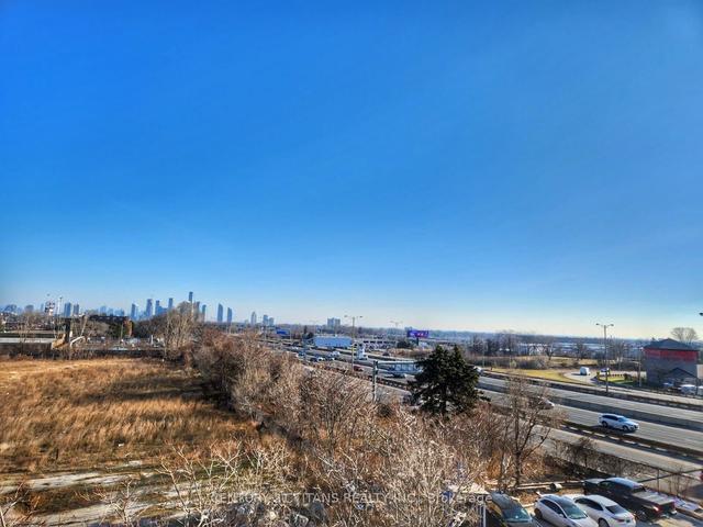 424 - 36 Zorra St, Condo with 2 bedrooms, 2 bathrooms and 1 parking in Toronto ON | Image 2