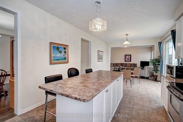 39 Henwood Dr, House detached with 4 bedrooms, 3 bathrooms and 4 parking in Cambridge ON | Image 5
