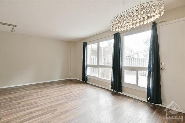 222 Romulus Private, Townhouse with 4 bedrooms, 3 bathrooms and 2 parking in Ottawa ON | Image 10