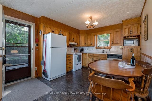 1777 Champlain Rd, House detached with 4 bedrooms, 2 bathrooms and 4 parking in Tiny ON | Image 24