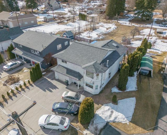 2812 Columbia Avenue, House detached with 5 bedrooms, 3 bathrooms and null parking in Castlegar BC | Image 8