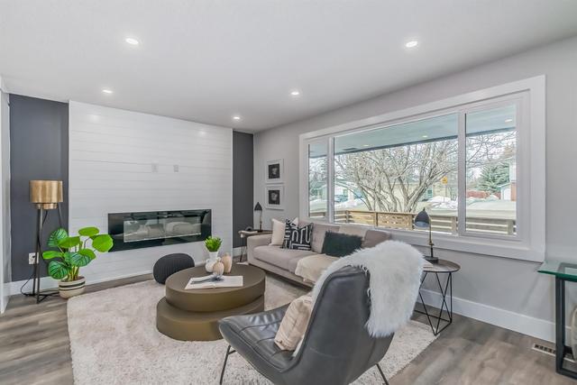 5820 Dalhousie Drive Nw, House detached with 5 bedrooms, 3 bathrooms and 2 parking in Calgary AB | Image 3
