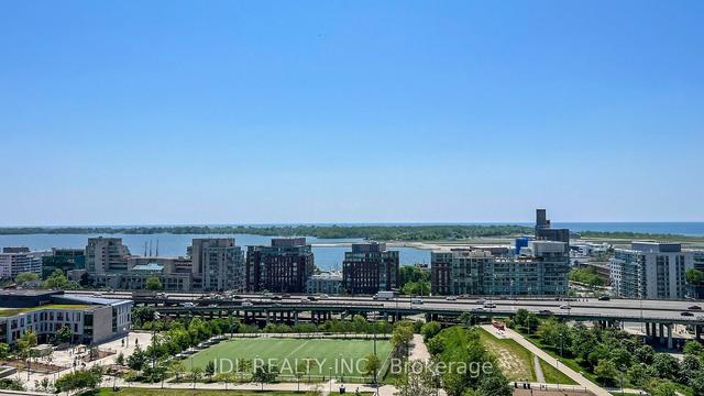 1806 - 21 Iceboat Terr, Condo with 2 bedrooms, 2 bathrooms and 1 parking in Toronto ON | Image 11