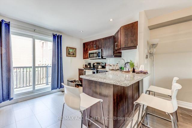 22 Coventry St, House attached with 3 bedrooms, 3 bathrooms and 1 parking in Toronto ON | Image 4