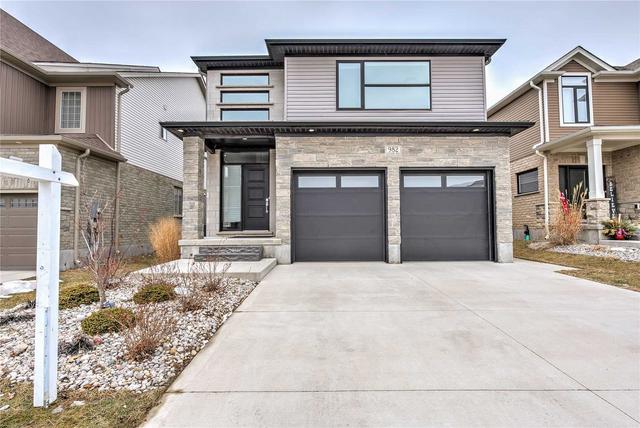 982 Lennon Way, House detached with 3 bedrooms, 3 bathrooms and 4 parking in London ON | Image 1
