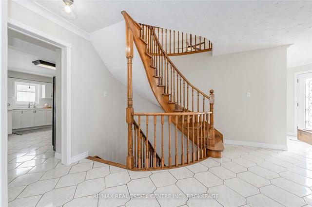 11 Beasley Cres, House detached with 4 bedrooms, 3 bathrooms and 4 parking in Cambridge ON | Image 19