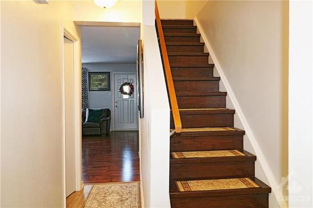 4327 Stella Crescent, Townhouse with 3 bedrooms, 2 bathrooms and 1 parking in Ottawa ON | Image 11