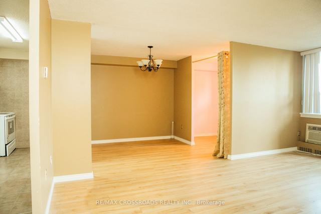207 - 15 Torrance Rd, Condo with 1 bedrooms, 1 bathrooms and 1 parking in Toronto ON | Image 4
