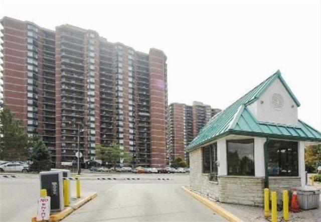909 - 236 Albion Rd, Condo with 2 bedrooms, 1 bathrooms and 1 parking in Toronto ON | Image 2