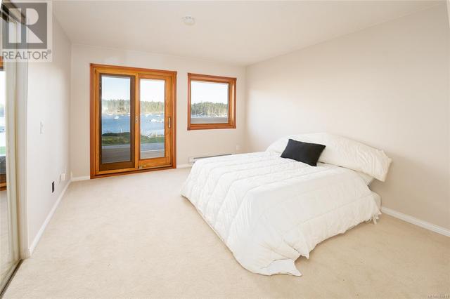 3455 South Rd, House detached with 3 bedrooms, 3 bathrooms and 6 parking in Nanaimo B BC | Image 2