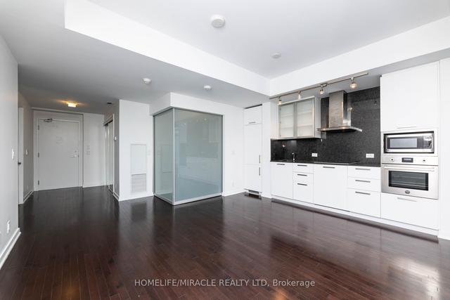 2901 - 14 York St, Condo with 3 bedrooms, 2 bathrooms and 1 parking in Toronto ON | Image 5