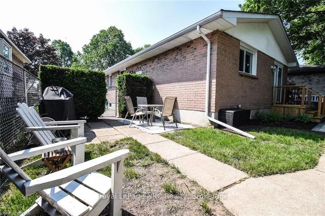 6179 Charnwood Ave, House detached with 3 bedrooms, 1 bathrooms and 3 parking in Niagara Falls ON | Image 10