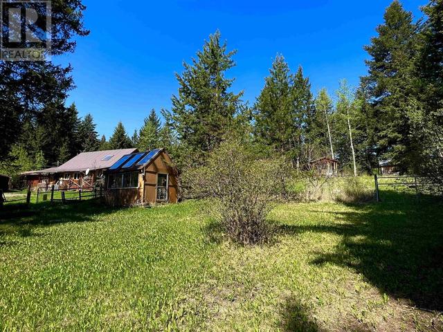 6239 N Horse Lake Road, House detached with 2 bedrooms, 2 bathrooms and null parking in Cariboo L BC | Image 35