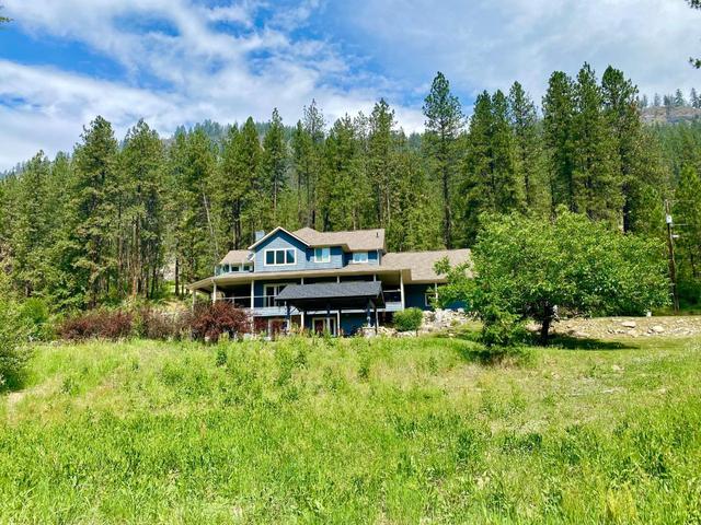 855 Highway 3, House detached with 4 bedrooms, 4 bathrooms and null parking in Kootenay Boundary C BC | Image 1