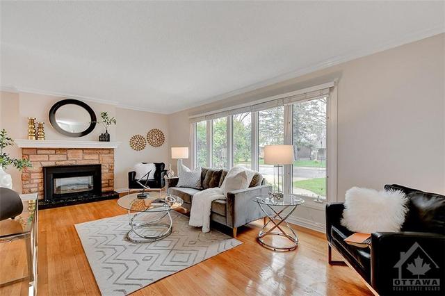 46 Crystal Beach Drive, House detached with 5 bedrooms, 2 bathrooms and 7 parking in Ottawa ON | Image 3