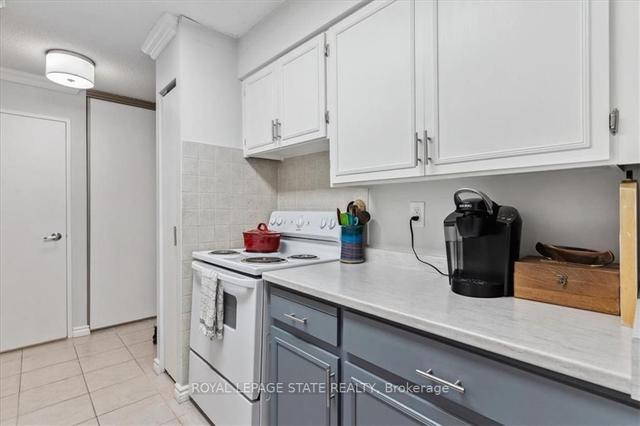 305 - 222 Jackson St W, Condo with 2 bedrooms, 1 bathrooms and 1 parking in Hamilton ON | Image 10
