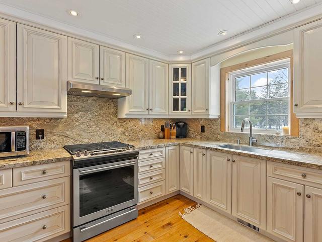 1063 1700 Rd, House detached with 0 bedrooms, 3 bathrooms and 6 parking in Gravenhurst ON | Image 4
