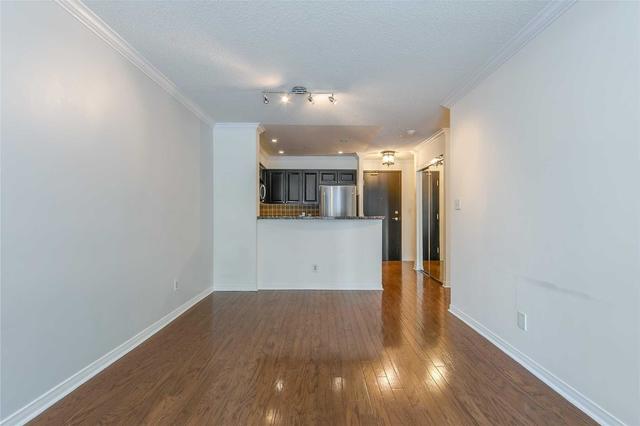 102 - 9 Michael Power Pl, Condo with 1 bedrooms, 1 bathrooms and 1 parking in Toronto ON | Image 7
