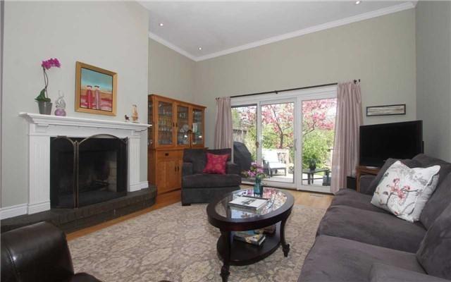 79 Taunton Rd, House attached with 3 bedrooms, 3 bathrooms and 2 parking in Toronto ON | Image 4