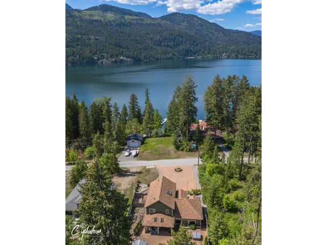 2066 Massie Road, House detached with 3 bedrooms, 3 bathrooms and null parking in Kootenay Boundary C BC | Image 6