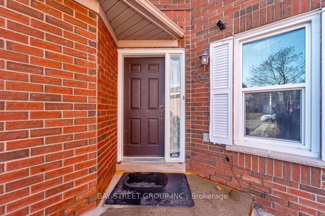 39 Blue Spruce St, House detached with 3 bedrooms, 4 bathrooms and 5 parking in Brampton ON | Image 12