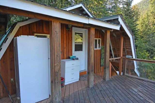 5730 Cedar Creek Road, House detached with 3 bedrooms, 3 bathrooms and null parking in Central Kootenay H BC | Image 56