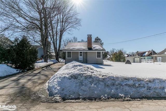 255 George Street, House detached with 2 bedrooms, 1 bathrooms and null parking in Gravenhurst ON | Image 37
