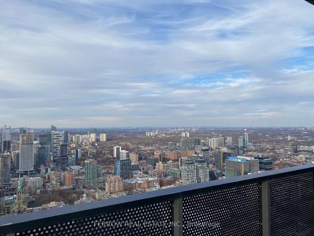 7001 - 55 Cooper St, Condo with 2 bedrooms, 2 bathrooms and 0 parking in Toronto ON | Image 4