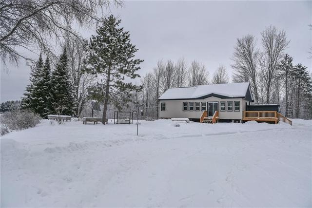 276 Mockingbird Road, House detached with 3 bedrooms, 2 bathrooms and 10 parking in Killaloe, Hagarty and Richards ON | Image 1