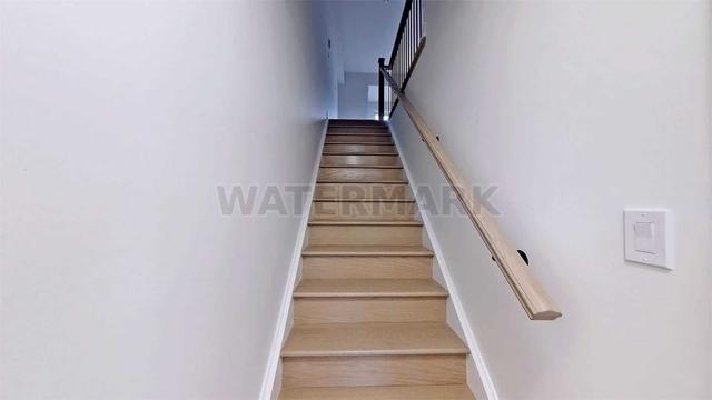 3879b Bloor St W, House attached with 3 bedrooms, 2 bathrooms and 2 parking in Toronto ON | Image 35