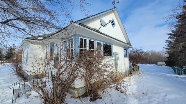 211 Berry Street, House detached with 2 bedrooms, 1 bathrooms and 1 parking in Paintearth County No. 18 AB | Image 26