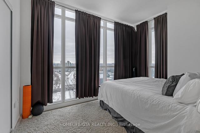 3812 - 15 Iceboat Terr, Condo with 1 bedrooms, 1 bathrooms and 1 parking in Toronto ON | Image 15