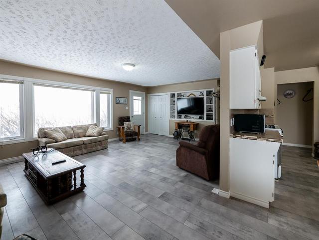 101012 Range Road 234, House detached with 4 bedrooms, 1 bathrooms and null parking in Lethbridge County AB | Image 33