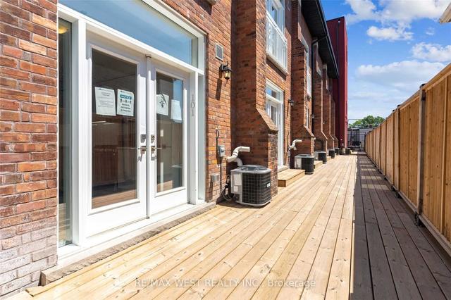 101 - 1183 Dufferin St, Townhouse with 2 bedrooms, 3 bathrooms and 1 parking in Toronto ON | Image 5