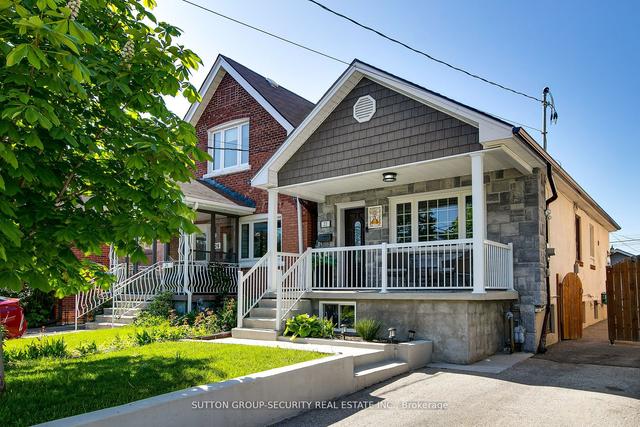 22 Bowie Ave, House detached with 2 bedrooms, 2 bathrooms and 2 parking in Toronto ON | Image 1