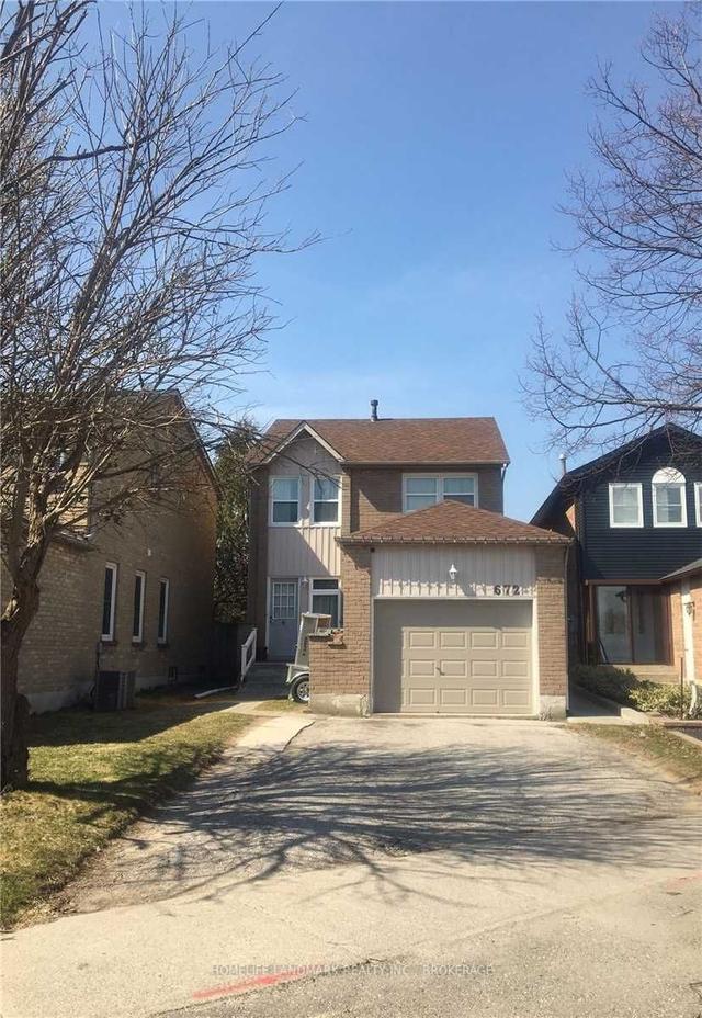 672 Eramosa Cres, House detached with 3 bedrooms, 3 bathrooms and 4 parking in Pickering ON | Image 1