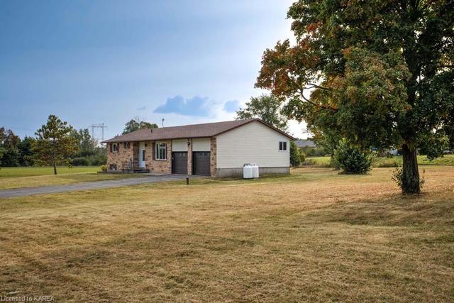 2935 Frontenac Road, House detached with 3 bedrooms, 3 bathrooms and 8 parking in South Frontenac ON | Image 39