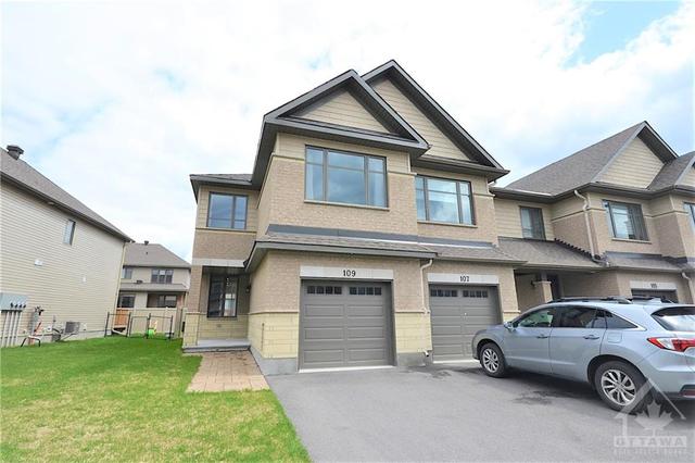 109 Porter Street, Townhouse with 3 bedrooms, 3 bathrooms and 3 parking in Ottawa ON | Image 1