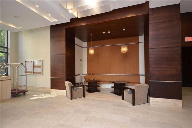 809 - 330 Burnhamthorpe Rd W, Condo with 2 bedrooms, 2 bathrooms and 1 parking in Mississauga ON | Image 3