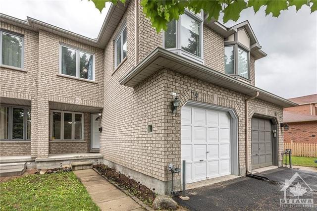 79 Grenadier Way, Townhouse with 3 bedrooms, 3 bathrooms and 3 parking in Ottawa ON | Image 1
