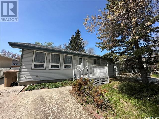 103 Aitken Crescent, House detached with 3 bedrooms, 3 bathrooms and null parking in Regina SK | Image 2