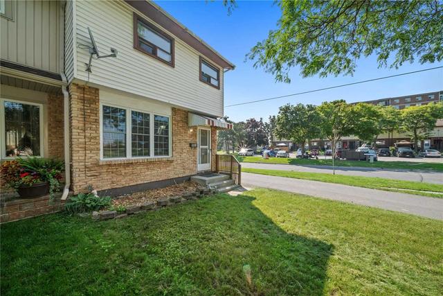 983 Renfrew Crt, House semidetached with 3 bedrooms, 1 bathrooms and 2 parking in Oshawa ON | Image 23