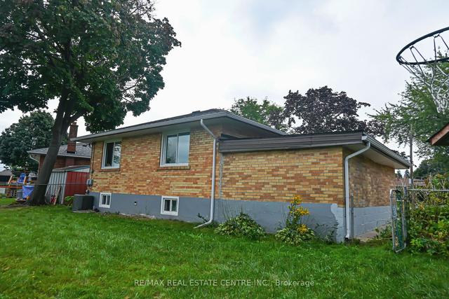 14 Biltmore Crt, House detached with 3 bedrooms, 2 bathrooms and 3 parking in Toronto ON | Image 6