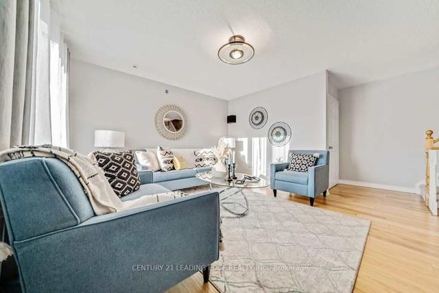 25 Mondeo Dr, Townhouse with 3 bedrooms, 3 bathrooms and 2 parking in Toronto ON | Image 9